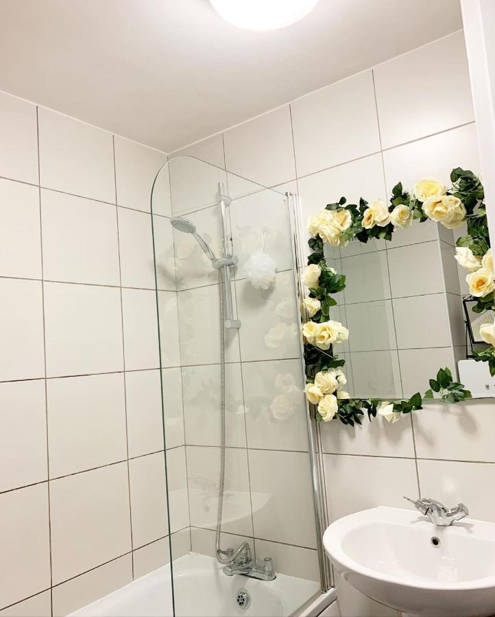 Garden Beautiful Cozy Flat , Recent Decorated. London Exterior photo